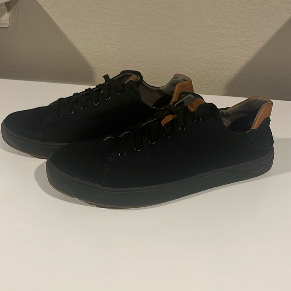 Olukai Black Sneakers Size 10